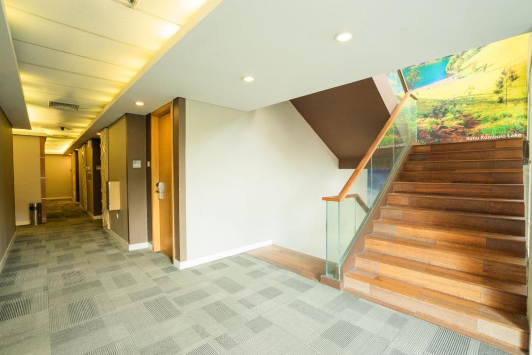 Life Hotel Stasiun Kota Surabaya Ngoại thất bức ảnh