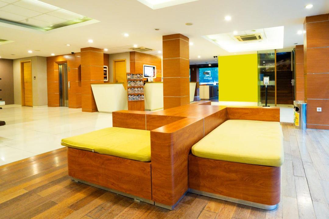 Life Hotel Stasiun Kota Surabaya Ngoại thất bức ảnh