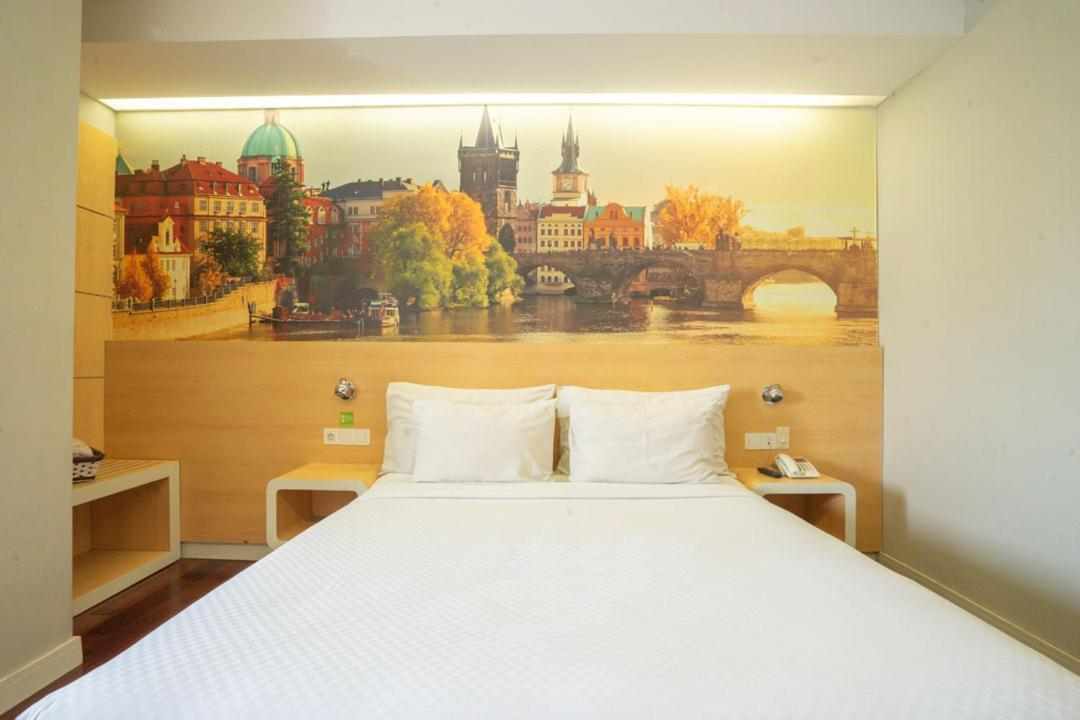Life Hotel Stasiun Kota Surabaya Phòng bức ảnh