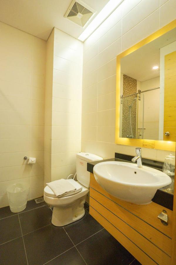Life Hotel Stasiun Kota Surabaya Ngoại thất bức ảnh