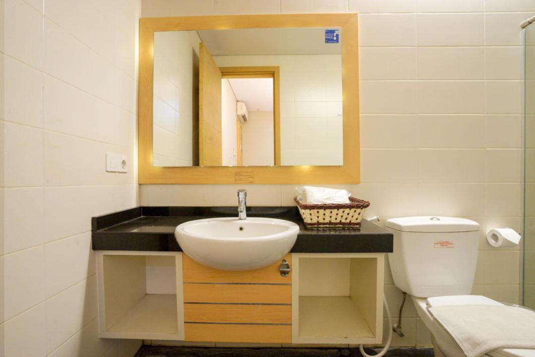 Life Hotel Stasiun Kota Surabaya Ngoại thất bức ảnh