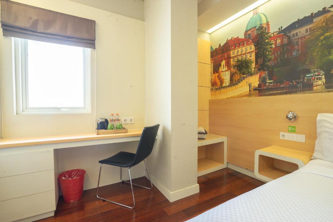 Life Hotel Stasiun Kota Surabaya Phòng bức ảnh